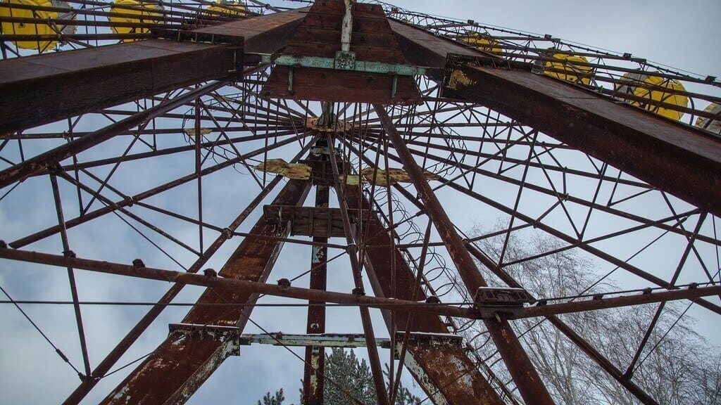 Zabytki Czarnobyla: park rozrywki w Prypeci i diabelski młyn